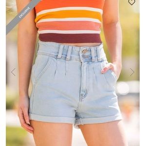 KanCan Signature Mom Fit Cuffed Shorts Size 27